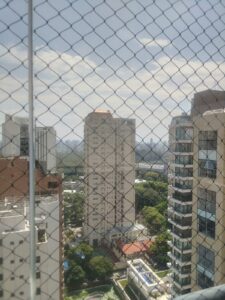 Tela e rede para janelas no centro