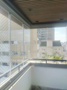 tela de janela na Ilha Bela